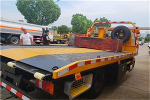 淮安附近拖车电话号码服务